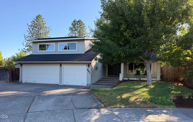441 Silverado Circle, Medford, OR 97504