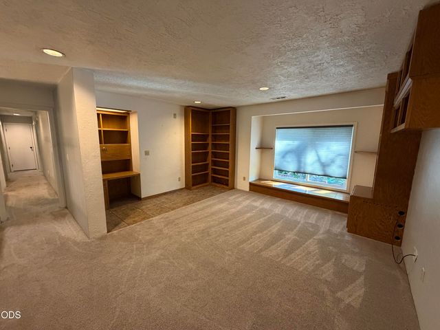 441 Silverado Circle, Medford, OR 97504