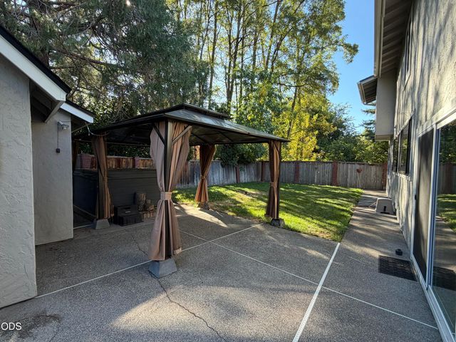 441 Silverado Circle, Medford, OR 97504