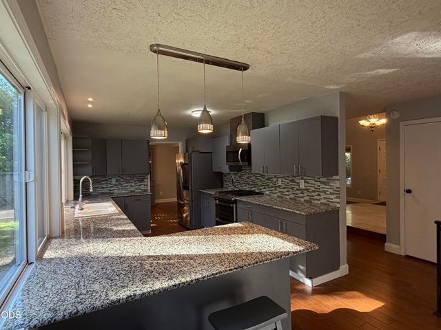 441 Silverado Circle, Medford, OR 97504