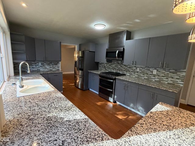 441 Silverado Circle, Medford, OR 97504