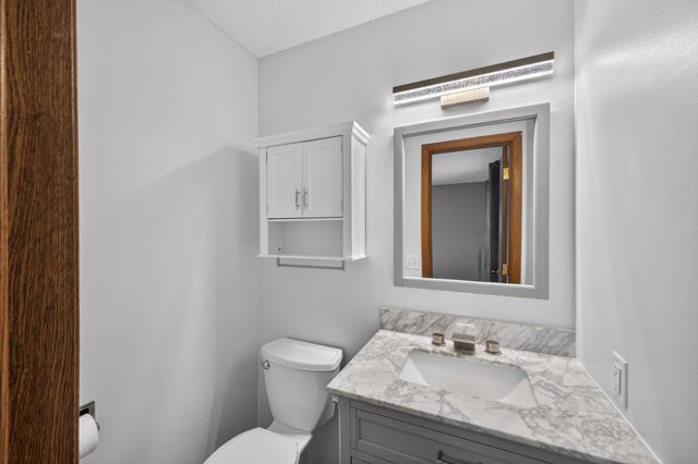 641 20th Street NE, Rochester, MN 55906