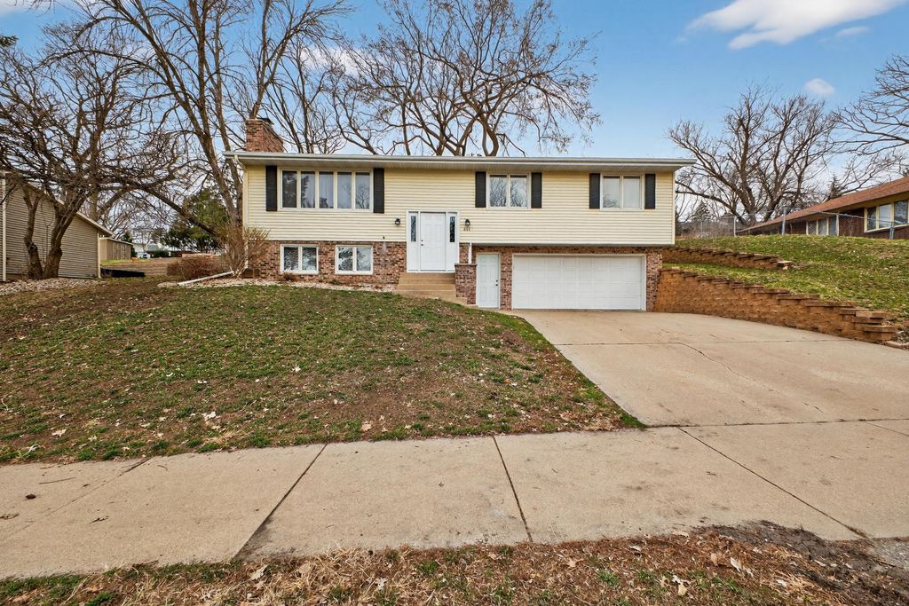 641 20th Street NE, Rochester, MN 55906