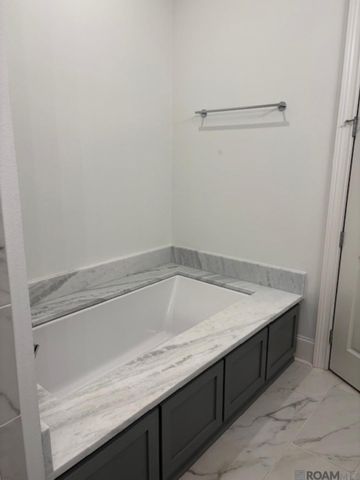 9309 Artist Ct, Baton Rouge, LA 70809