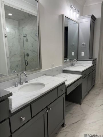 9309 Artist Ct, Baton Rouge, LA 70809