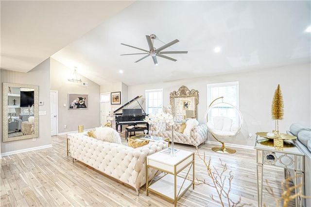 659 Lynn Valley SW Road, Atlanta, GA 30311