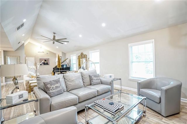659 Lynn Valley SW Road, Atlanta, GA 30311