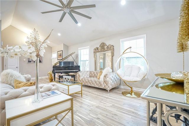 659 Lynn Valley SW Road, Atlanta, GA 30311