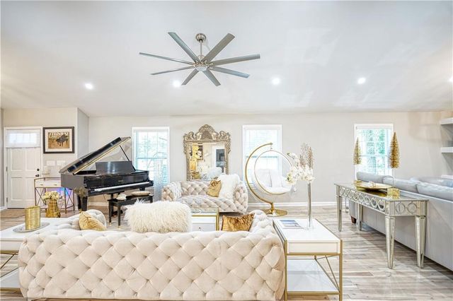 659 Lynn Valley SW Road, Atlanta, GA 30311