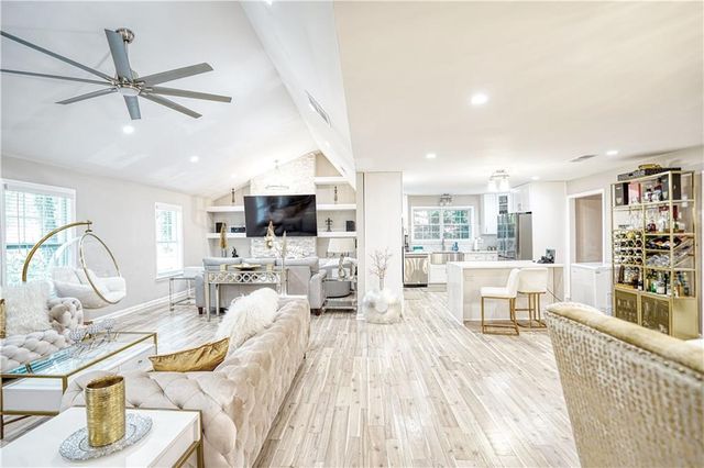 659 Lynn Valley SW Road, Atlanta, GA 30311