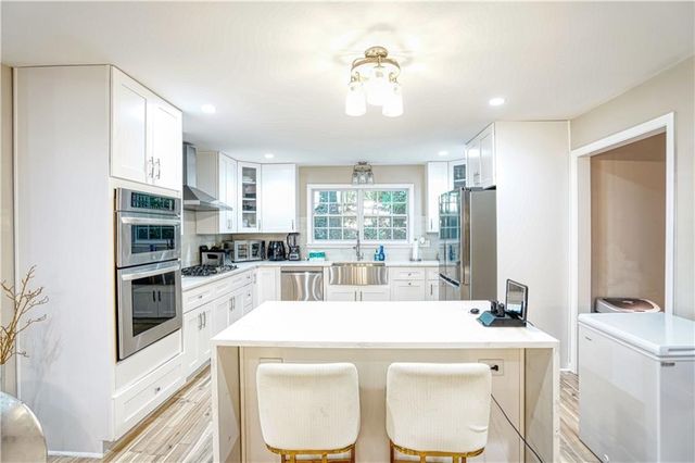 659 Lynn Valley SW Road, Atlanta, GA 30311