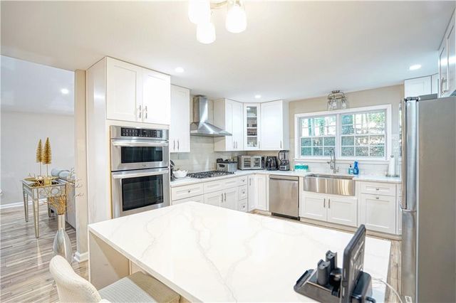 659 Lynn Valley SW Road, Atlanta, GA 30311