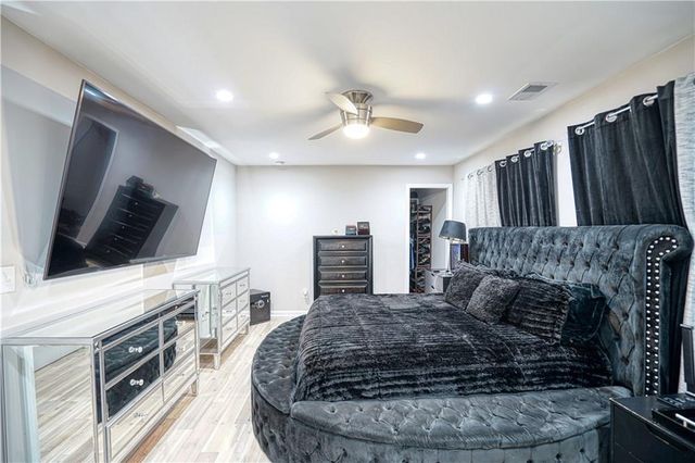 659 Lynn Valley SW Road, Atlanta, GA 30311
