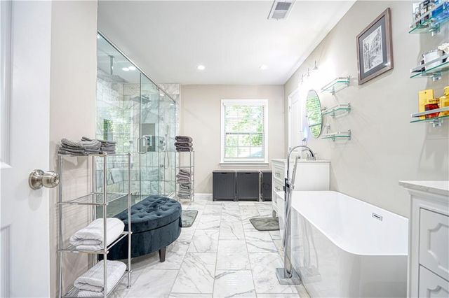 659 Lynn Valley SW Road, Atlanta, GA 30311