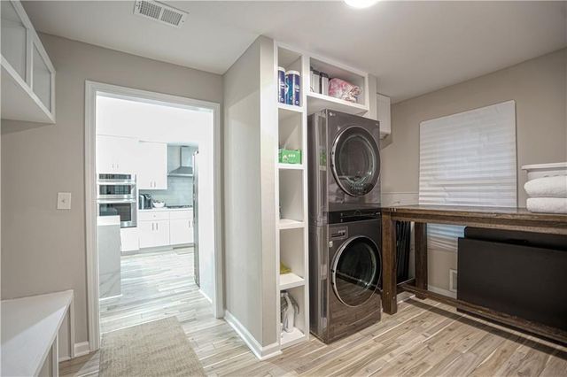 659 Lynn Valley SW Road, Atlanta, GA 30311