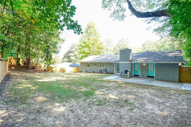 659 Lynn Valley SW Road, Atlanta, GA 30311