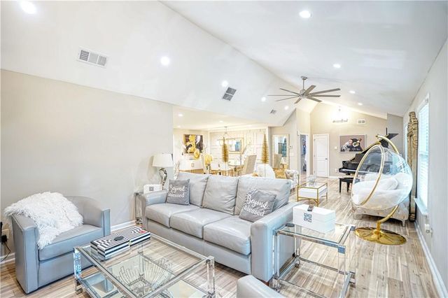 659 Lynn Valley SW Road, Atlanta, GA 30311