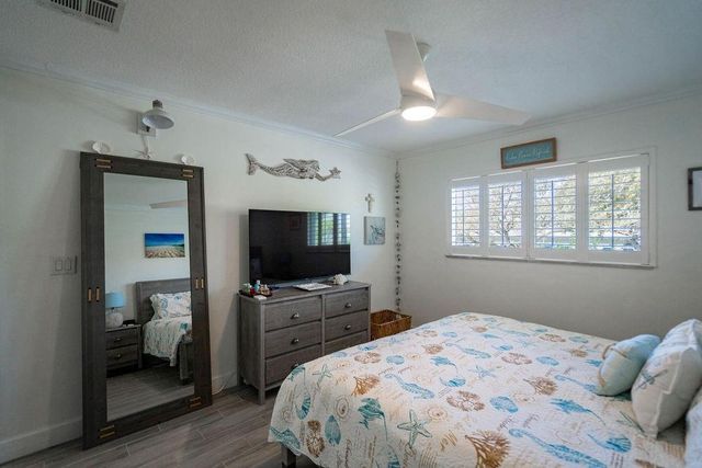 2100 NE 38th Street 229, Lighthouse Point, FL 33064