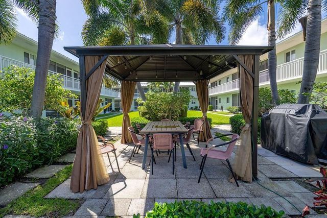 2100 NE 38th Street 229, Lighthouse Point, FL 33064