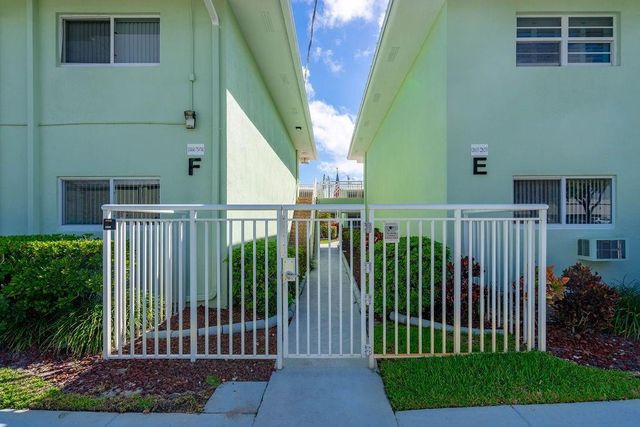 2100 NE 38th Street 229, Lighthouse Point, FL 33064