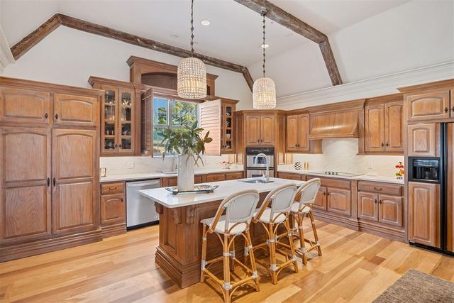 10300 S Czech Hall Road, Mustang, OK 73064