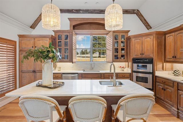 10300 S Czech Hall Road, Mustang, OK 73064