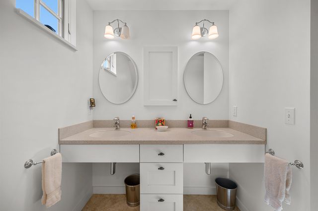 111 High Birches Road, Waterbury, VT 05676