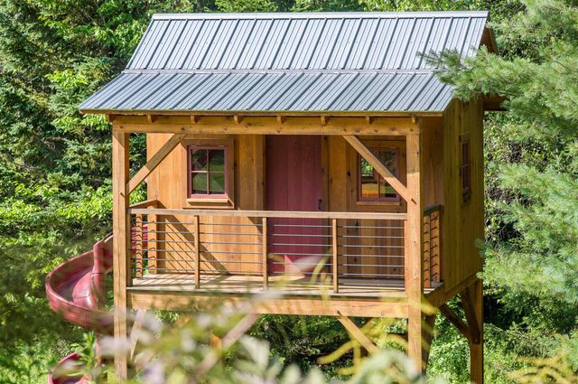 111 High Birches Road, Waterbury, VT 05676