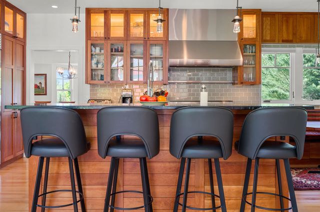 111 High Birches Road, Waterbury, VT 05676