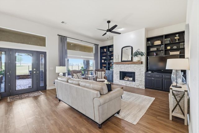 9801 Cypress Street, Denton, TX 76207