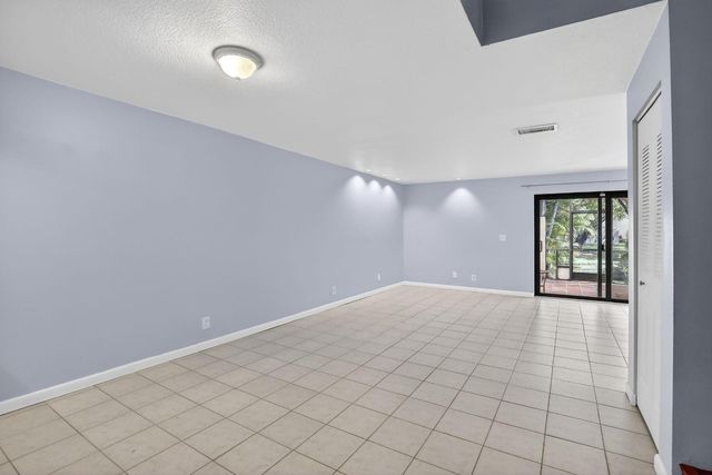 1261 NW 99th Terrace 47, Pembroke Pines, FL 33024