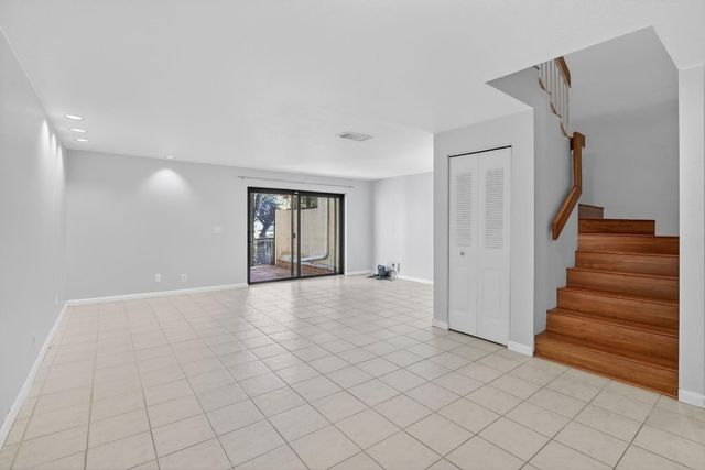 1261 NW 99th Terrace 47, Pembroke Pines, FL 33024