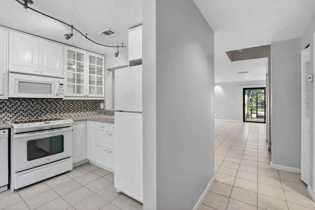 1261 NW 99th Terrace 47, Pembroke Pines, FL 33024