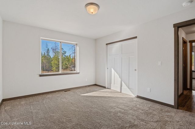 25833 N Dickens Rd, Athol, ID 83801