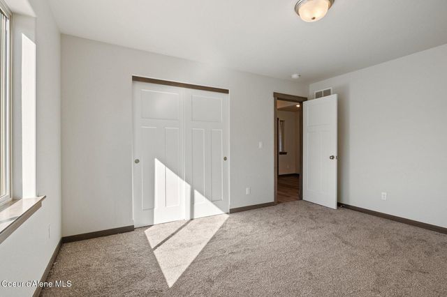 25833 N Dickens Rd, Athol, ID 83801