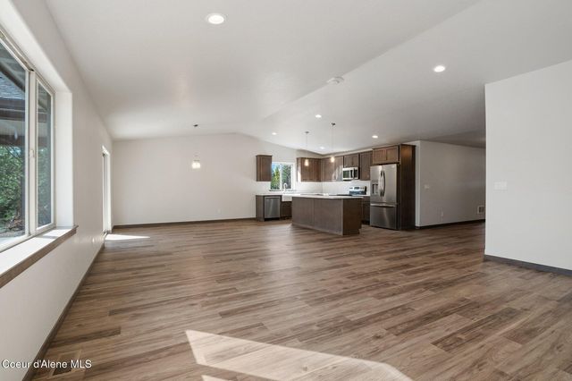 25833 N Dickens Rd, Athol, ID 83801