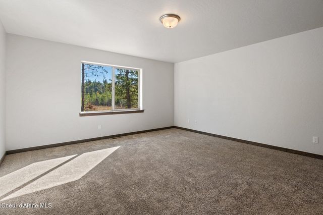 25833 N Dickens Rd, Athol, ID 83801