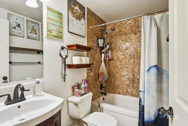 10087 W Vixen Drive, Boise, ID 83709