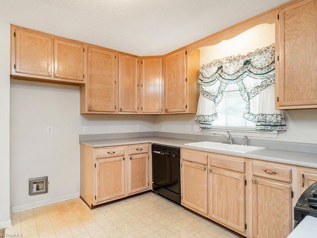 609 Rockwood Drive, Graham, NC 27253