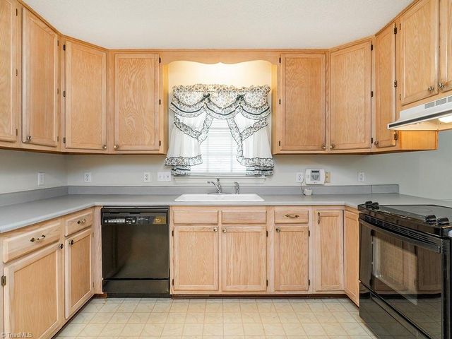 609 Rockwood Drive, Graham, NC 27253