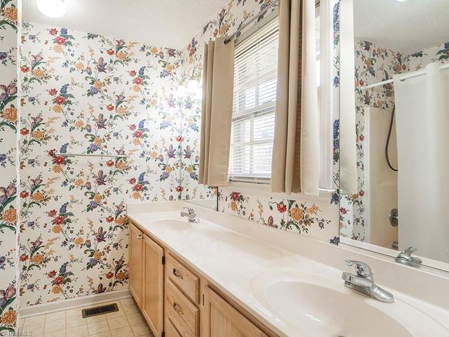 609 Rockwood Drive, Graham, NC 27253