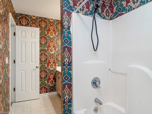 609 Rockwood Drive, Graham, NC 27253