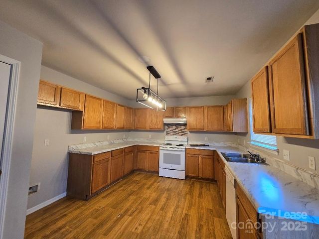 5320 Peach Place Lane, Charlotte, NC 28216