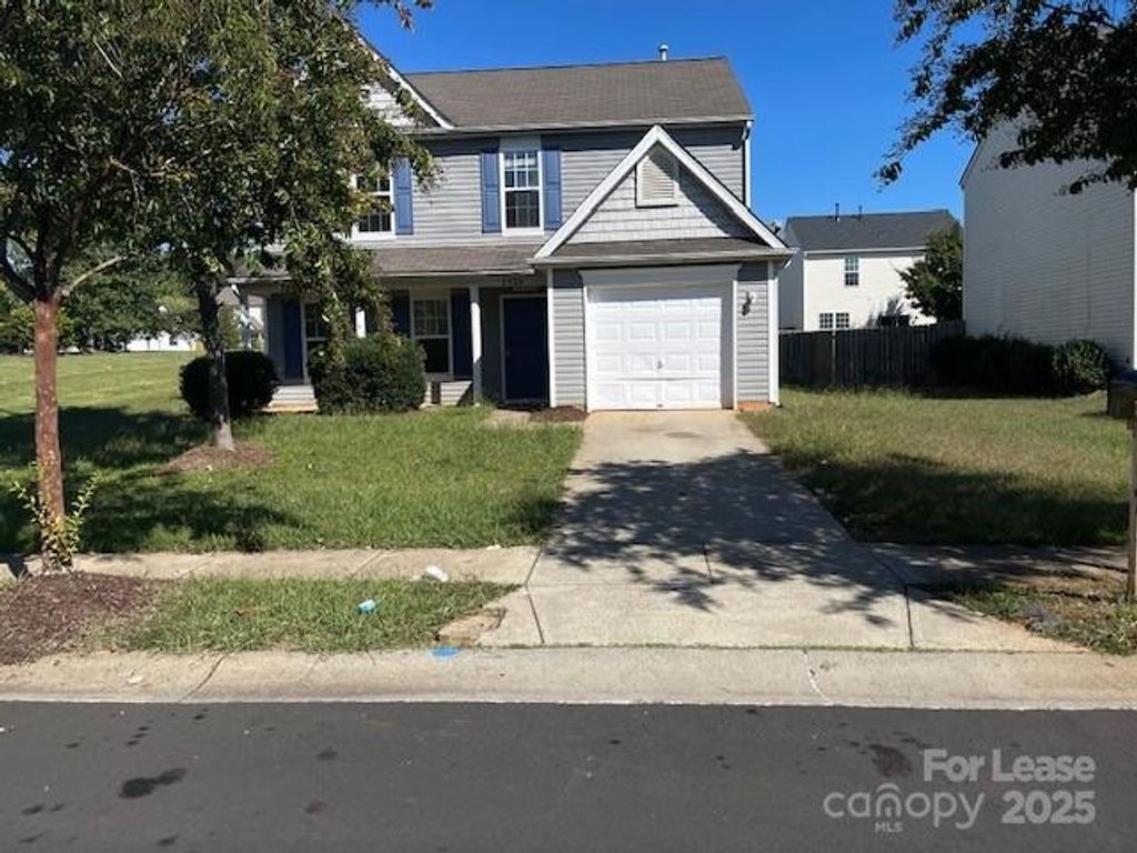 5320 Peach Place Lane, Charlotte, NC 28216