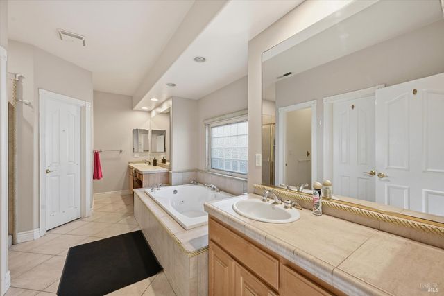 19336 Mountain Mdw N, Hidden Valley Lake, CA 95467