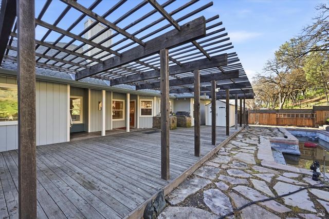 19336 Mountain Mdw N, Hidden Valley Lake, CA 95467