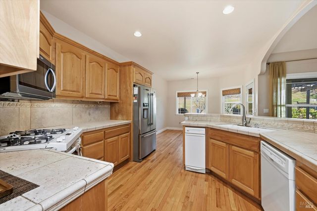 19336 Mountain Mdw N, Hidden Valley Lake, CA 95467