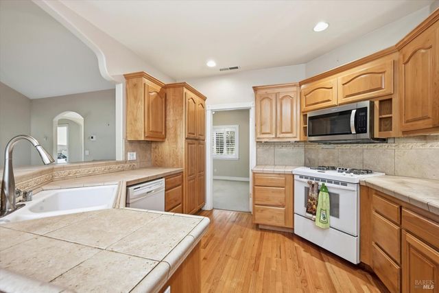 19336 Mountain Mdw N, Hidden Valley Lake, CA 95467