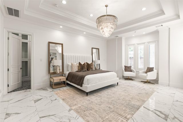 5142 Huckleberry Circle, Houston, TX 77056
