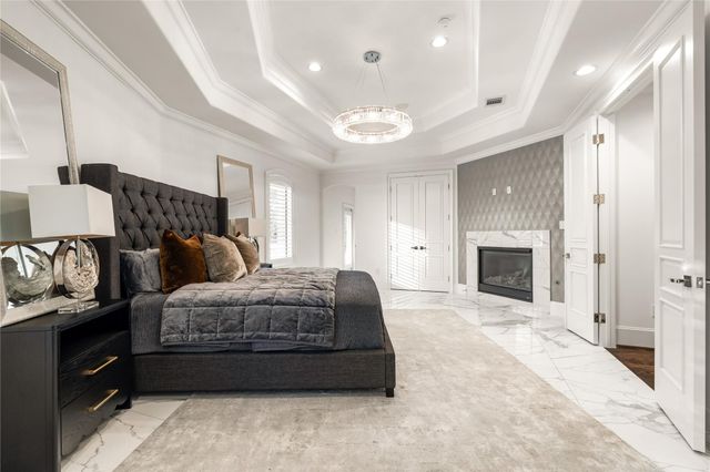 5142 Huckleberry Circle, Houston, TX 77056